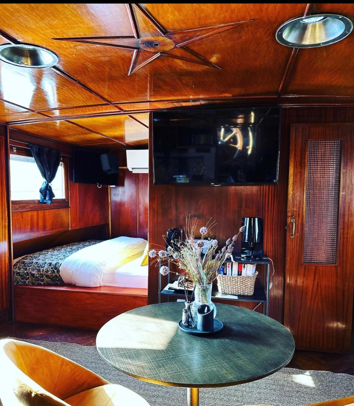 Studio Sur La Peniche Santa Julia A Chantilly Insolys Saint-Leu-dʼEsserent Εξωτερικό φωτογραφία